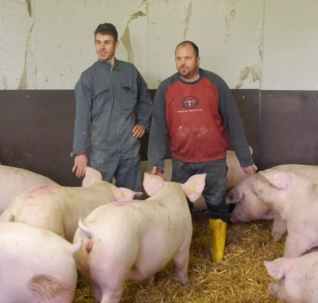 Florent Cade, gérant et Johann Rouault, chef d'élevage de la SCEA Montafilan
