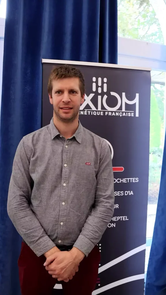 Portrait de Mathieu Couillard, gérant d'un élevage dans la Manche, ayant fait appel à l'expertise Axiom pour le dépeuplement - repeuplement.